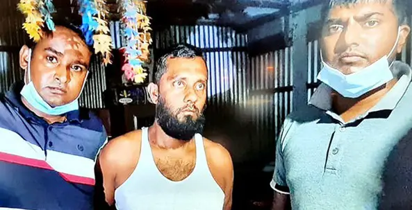 ছোট ভাইকে খুন করে ভারতে পালানোর চেষ্টাকালে বড় ভাই গ্রেফতার ছোট ভাইকে খুন করে ভারতে পালানোর চেষ্টাকালে বড় ভাই গ্রেফতার