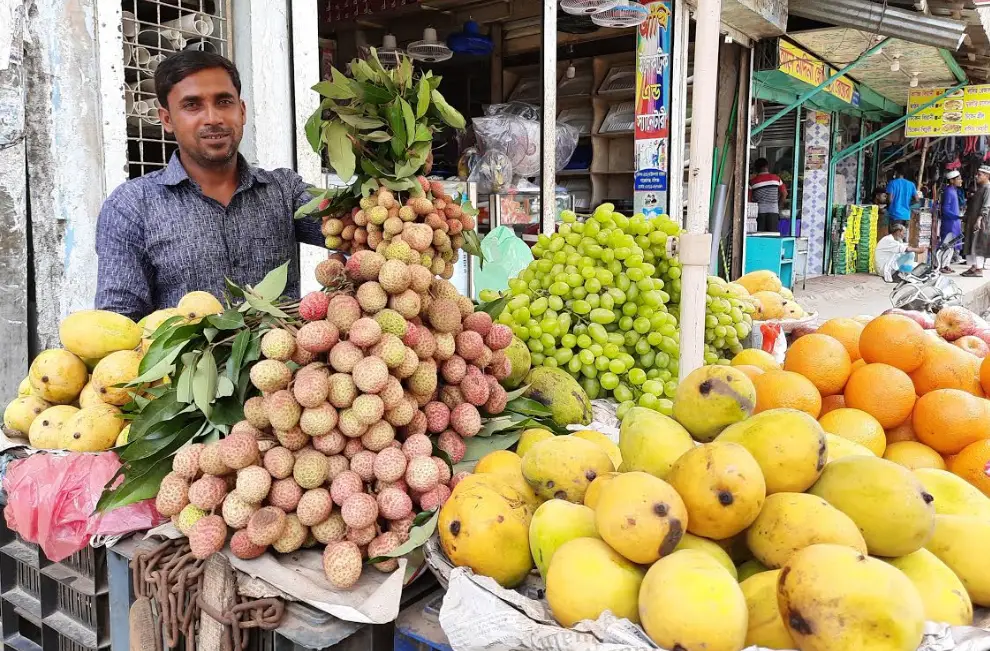 এখন চারদিকে পাহাড়ি ফলের ঘ্রাণ