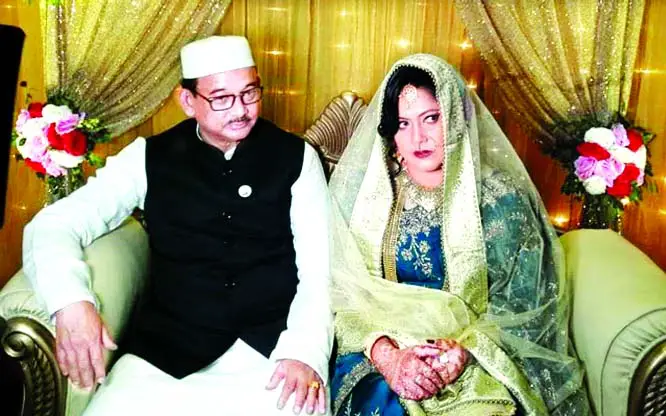 ফের বিয়ে করলেন রেলমন্ত্রী সুজন ফের বিয়ে করলেন রেলমন্ত্রী সুজন