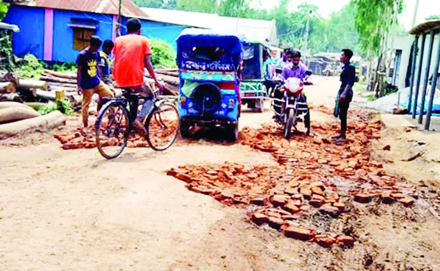 বগুড়ার শেরপুরে ৯ কিমি সড়ক বেহাল