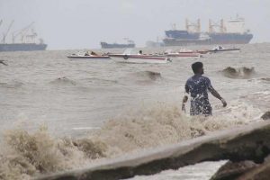 সাগরে লঘুচাপ, বন্দরে ৩ নম্বর সতর্ক সঙ্কেত