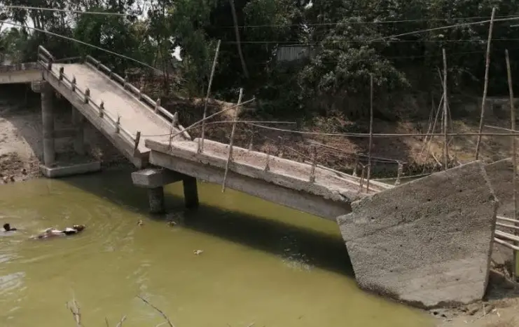 টাঙ্গাইলের নাগরপুরে ৪ বছরেও সংস্কার হয়নি সেতু ॥ দুর্ভোগে ৬ গ্রামের মানুষ টাঙ্গাইলের নাগরপুরে ৪ বছরেও সংস্কার হয়নি সেতু ॥ দুর্ভোগে ৬ গ্রামের মানুষ