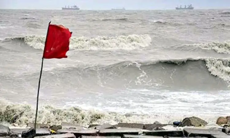 সাগরে লঘুচাপ ॥ বৃষ্টি থাকবে আরও দুই দিন, নদীবন্দরে ১ নম্বর সতর্ক সংকেত সাগরে লঘুচাপ ॥ বৃষ্টি থাকবে আরও দুই দিন, নদীবন্দরে ১ নম্বর সতর্ক সংকেত