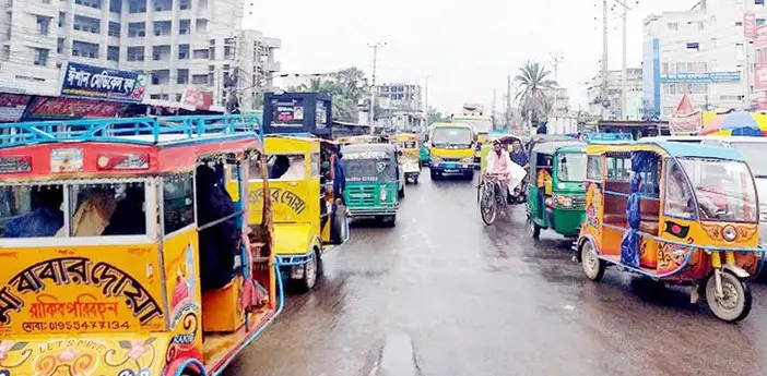 বরিশাল নগরীর তিন পয়েন্টে তীব্র যানজট