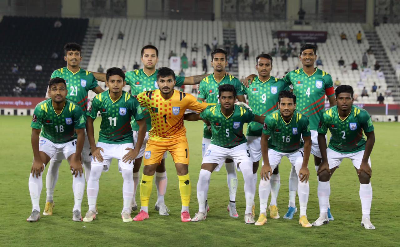 গভীর রাতে দেশে ফিরছে বাংলাদেশ জাতীয় ফুটবল দল গভীর রাতে দেশে ফিরছে বাংলাদেশ জাতীয় ফুটবল দল