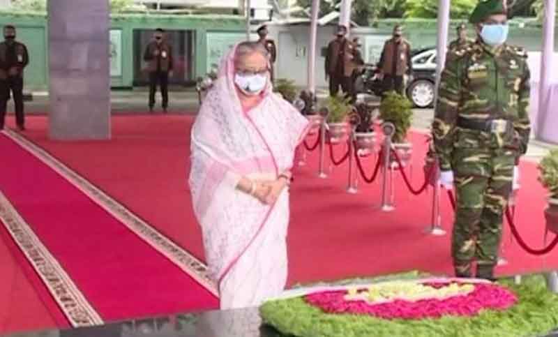 বঙ্গবন্ধুর প্রতিকৃতিতে প্রধানমন্ত্রীর শ্রদ্ধা বঙ্গবন্ধুর প্রতিকৃতিতে প্রধানমন্ত্রীর শ্রদ্ধা