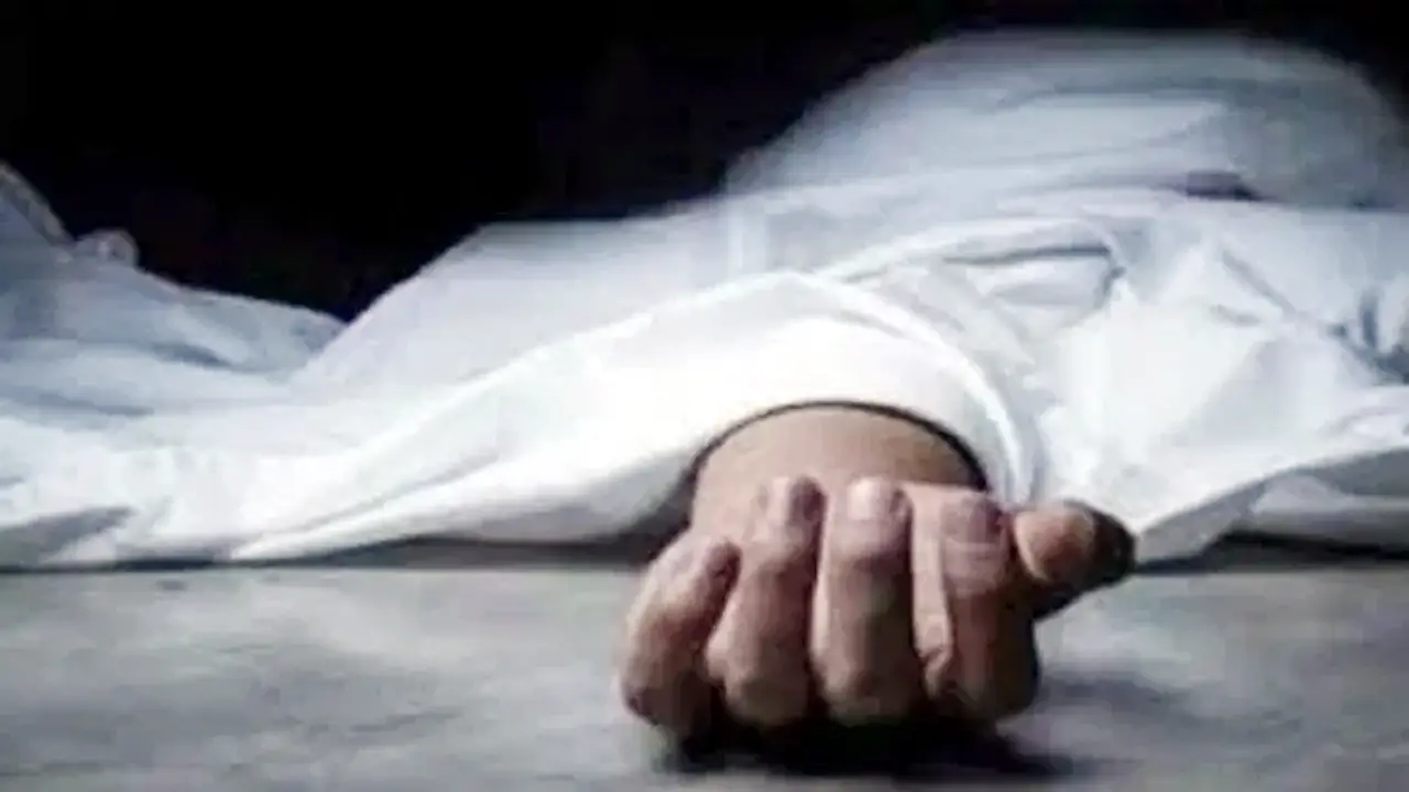 কারওয়ান বাজারে অজ্ঞাত ব্যক্তির মরদেহ উদ্ধার কারওয়ান বাজারে অজ্ঞাত ব্যক্তির মরদেহ উদ্ধার