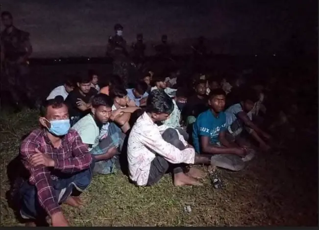 নরসিংদীর মেঘনা নদীতে আনন্দ ভ্রমনের সময় ৪৬ কিশোর আটক নরসিংদীর মেঘনা নদীতে আনন্দ ভ্রমনের সময় ৪৬ কিশোর আটক