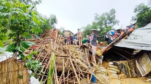 রোহিঙ্গা ক্যাম্পে বৃষ্টি ও পাহাড় ধসে নিহত ৬