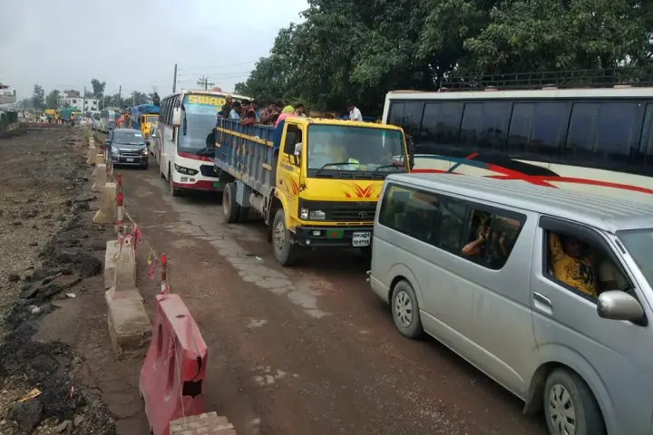 বঙ্গবন্ধু সেতু পশ্চিম মহাসড়কে তীব্র যানজট