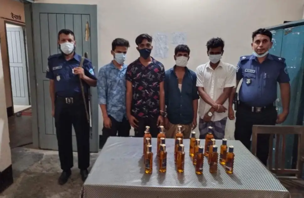 ফটিকছড়িতে মাদকসহ গ্রেফতার ৪ ফটিকছড়িতে মাদকসহ গ্রেফতার ৪