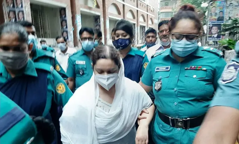 সহযোগীসহ চিকিৎসক ইশরাত ছয় দিনের রিমান্ডে সহযোগীসহ চিকিৎসক ইশরাত ছয় দিনের রিমান্ডে
