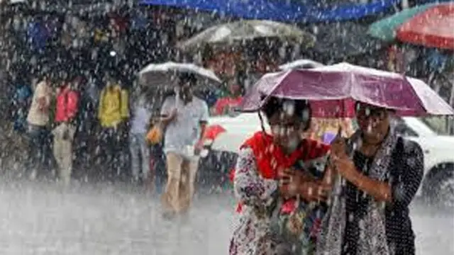 সারা দেশে ভারী বৃষ্টিপাতের সম্ভাবনা সারা দেশে ভারী বৃষ্টিপাতের সম্ভাবনা