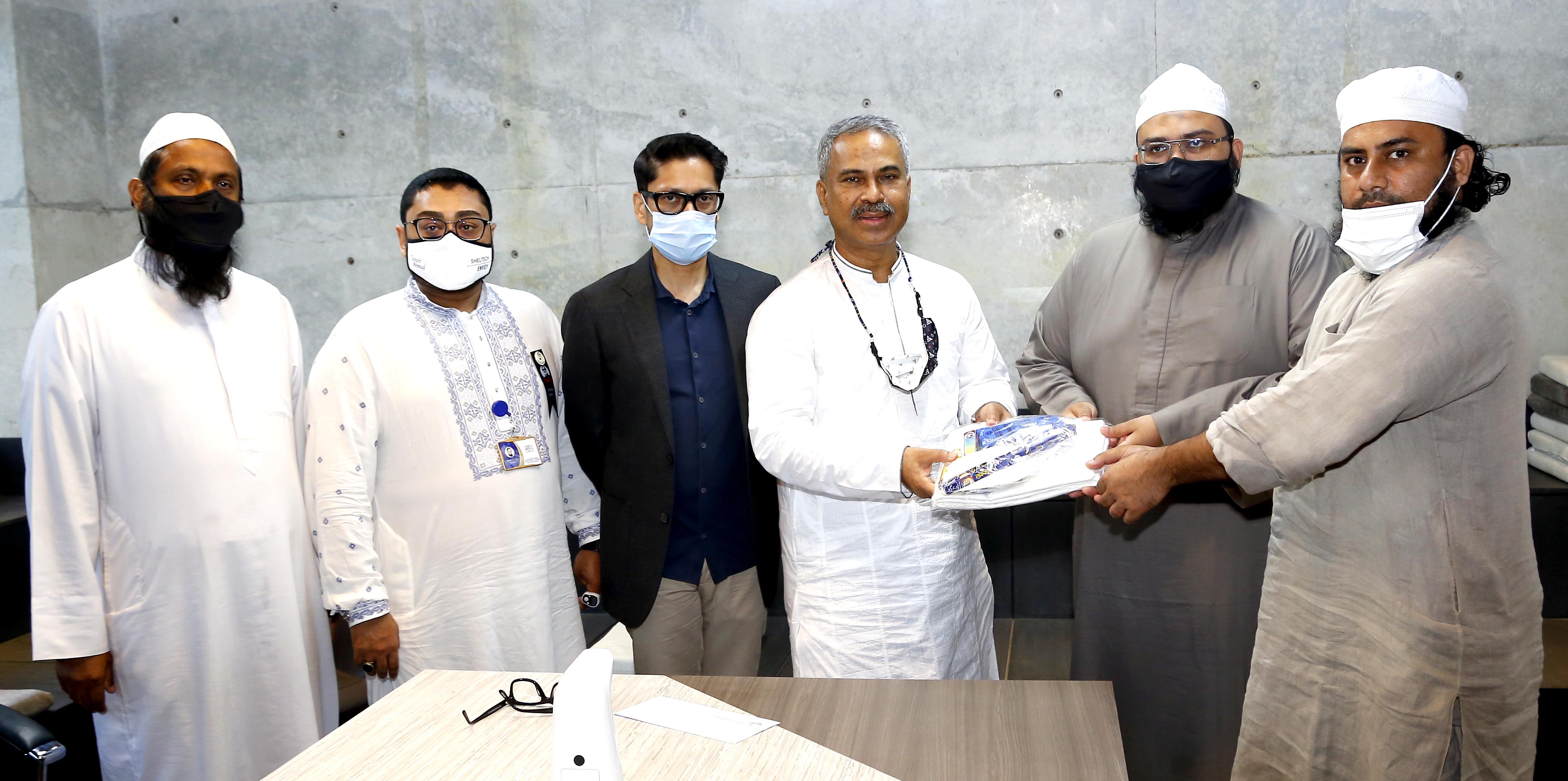 আল-মারকাজুল’কে ৩ লাখ টাকার আর্থিক অনুদান প্রদান করেছে বিজিএমইএ