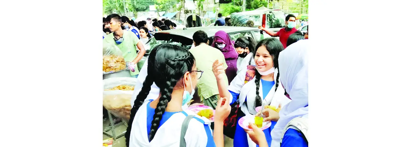 বিষাদ বিচ্ছিন্নতা ভুলে ছন্দে ফিরছে জীবন