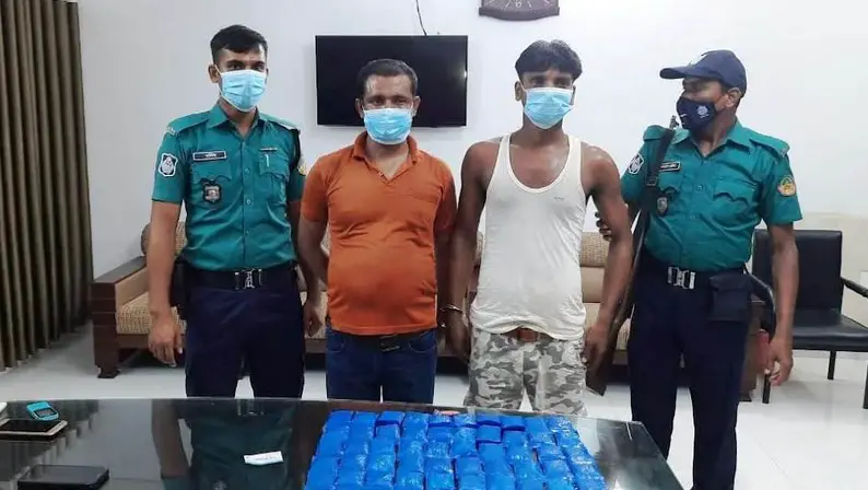 গাজীপুরে ১০ হাজার পিস ইয়াবাসহ দুই মাদক ব্যবসায়ী আটক গাজীপুরে ১০ হাজার পিস ইয়াবাসহ দুই মাদক ব্যবসায়ী আটক