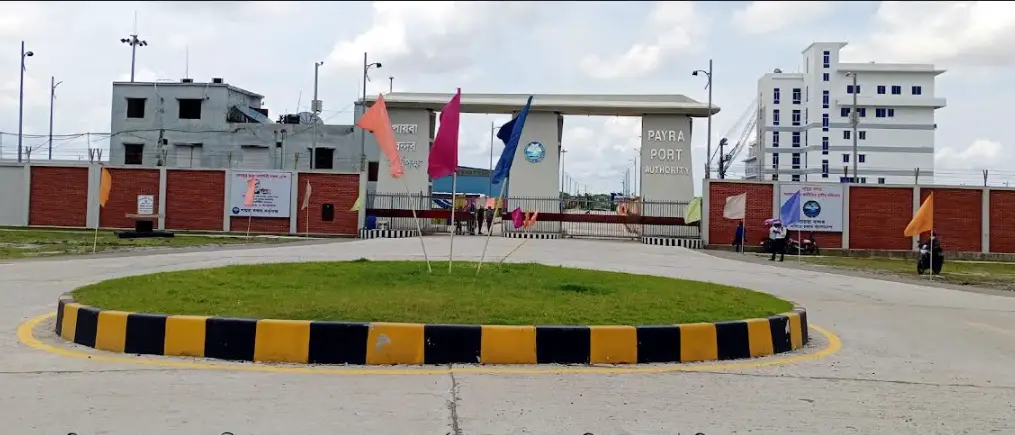 পায়রা সমুদ্র বন্দরে পণ্য খালাস চলছে নিত্যদিন পায়রা সমুদ্র বন্দরে পণ্য খালাস চলছে নিত্যদিন