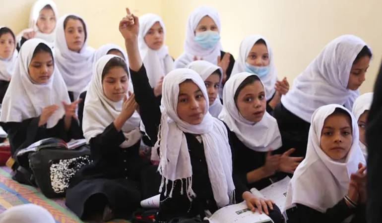 আফগান মেয়েদের মাধ্যমিক শিক্ষা নিষিদ্ধ করলো তালেবান