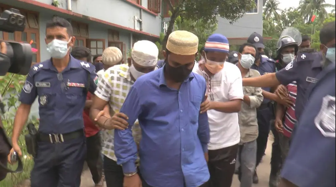 কুষ্টিয়ায় চাঞ্চল্যকর সাব-রেজিস্ট্রার হত্যার দায়ে ৪ আসামির ফাঁসি, এক জনের যাবজ্জীবন কুষ্টিয়ায় চাঞ্চল্যকর সাব-রেজিস্ট্রার হত্যার দায়ে ৪ আসামির ফাঁসি, এক জনের যাবজ্জীবন
