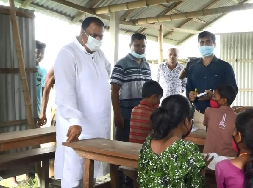 কুড়িগ্রামের চরাঞ্চলের শিক্ষা কার্যক্রম পরিদর্শন করলেন প্রাথমিক ও গণশিক্ষা প্রতিমন্ত্রী