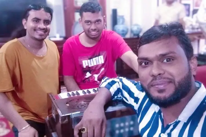 গায়ক হতে নোলকের কাছে গান শিখছেন এরশাদপুত্র এরিক গায়ক হতে নোলকের কাছে গান শিখছেন এরশাদপুত্র এরিক