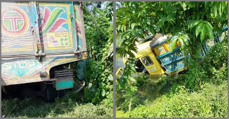 খুলনায় মাহেন্দ্র-ট্রাক সংঘর্ষে নিহত ৪ খুলনায় মাহেন্দ্র-ট্রাক সংঘর্ষে নিহত ৪