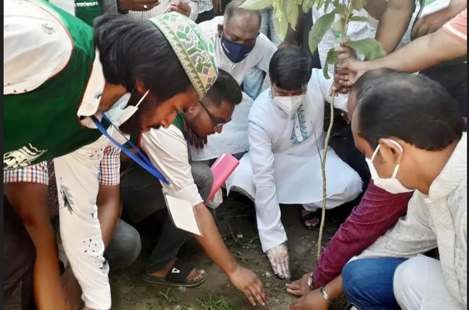 মাসব্যাপী বৃক্ষরোপণ ও বৃক্ষ বিতরণ কর্মসূচীর উদ্বোধন