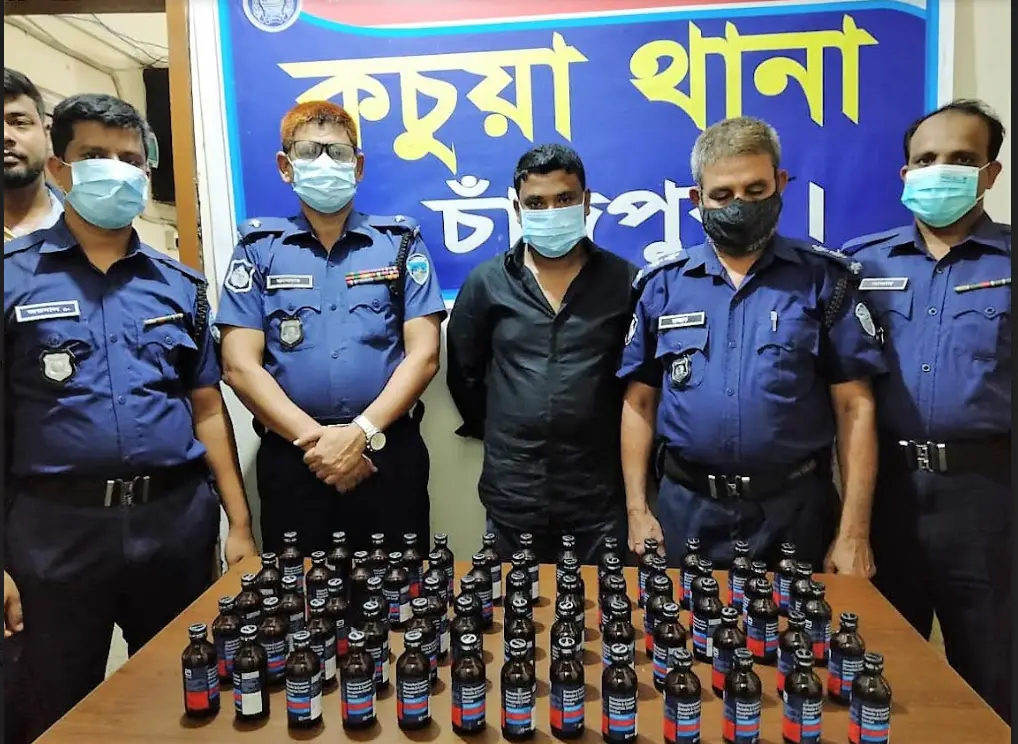 কচুয়ায় ৬৫ বোতল ফেন্সিডিলসহ গ্রেফতার ১ কচুয়ায় ৬৫ বোতল ফেন্সিডিলসহ গ্রেফতার ১