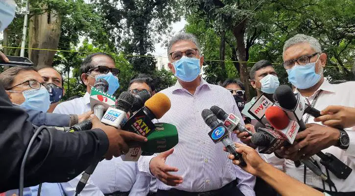 ‘লক্ষ্যমাত্রা পূরণ না হলে কালও চলবে বিশেষ টিকা কর্মসূচি’ ‘লক্ষ্যমাত্রা পূরণ না হলে কালও চলবে বিশেষ টিকা কর্মসূচি’