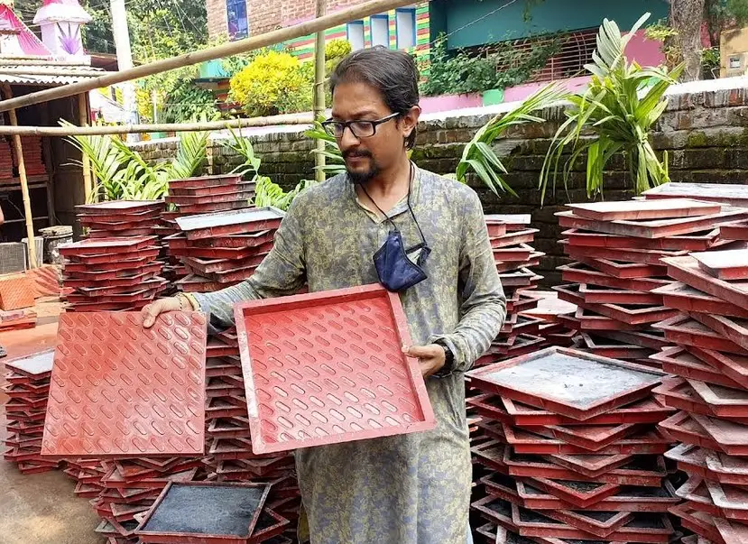 ঠাকুরগাঁওয়ের উদ্যোক্তা শিমুলের তৈরিকৃত টাইলস যাচ্ছে সারাদেশে ঠাকুরগাঁওয়ের উদ্যোক্তা শিমুলের তৈরিকৃত টাইলস যাচ্ছে সারাদেশে