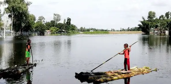 উজানে ভারী বর্ষণ ও পাহাড়ি ঢলে তিস্তা অববাহিকায় অকাল বন্যা, নদী ভাঙ্গন