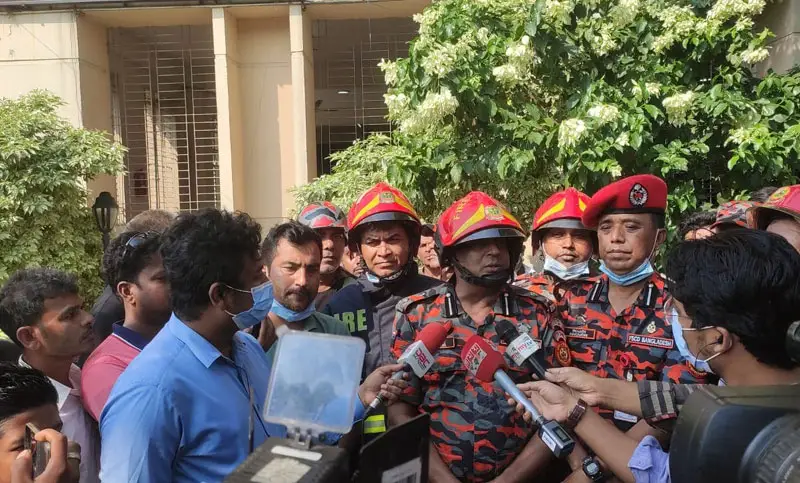মুগদা জেনারেল হাসপাতালে আগুন, আহত ৫ মুগদা জেনারেল হাসপাতালে আগুন, আহত ৫