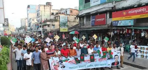 খুলনায় যুবলীগের শান্তি ও সম্প্রীতি র্যালিতে সিটি মেয়র