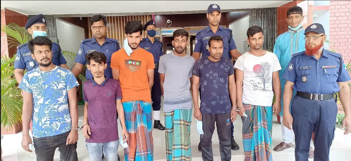 ঝিনাইদহে ইজিবাইক চালক হত্যার ঘটনায় ৬ জন গ্রেফতার ঝিনাইদহে ইজিবাইক চালক হত্যার ঘটনায় ৬ জন গ্রেফতার