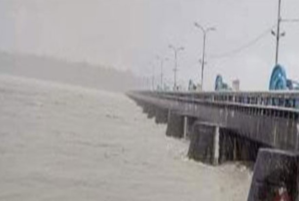 তিস্তার পানি নামতে শুরু করলেও কমেনি ভোগান্তি, খাবার ও বিশুদ্ব পানির সংকট
