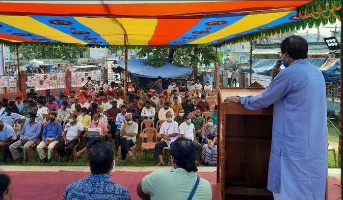 নওগাঁতে হিন্দু বৌদ্ধ খ্রীষ্টান ঐক্য পরিষদের গণঅবস্থান নওগাঁতে হিন্দু বৌদ্ধ খ্রীষ্টান ঐক্য পরিষদের গণঅবস্থান
