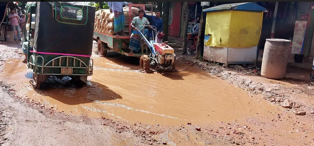 টঙ্গীবাড়ি, বালিগাও, বেতকা বাজার প্রবেশ রাস্তার বেহাল দশা