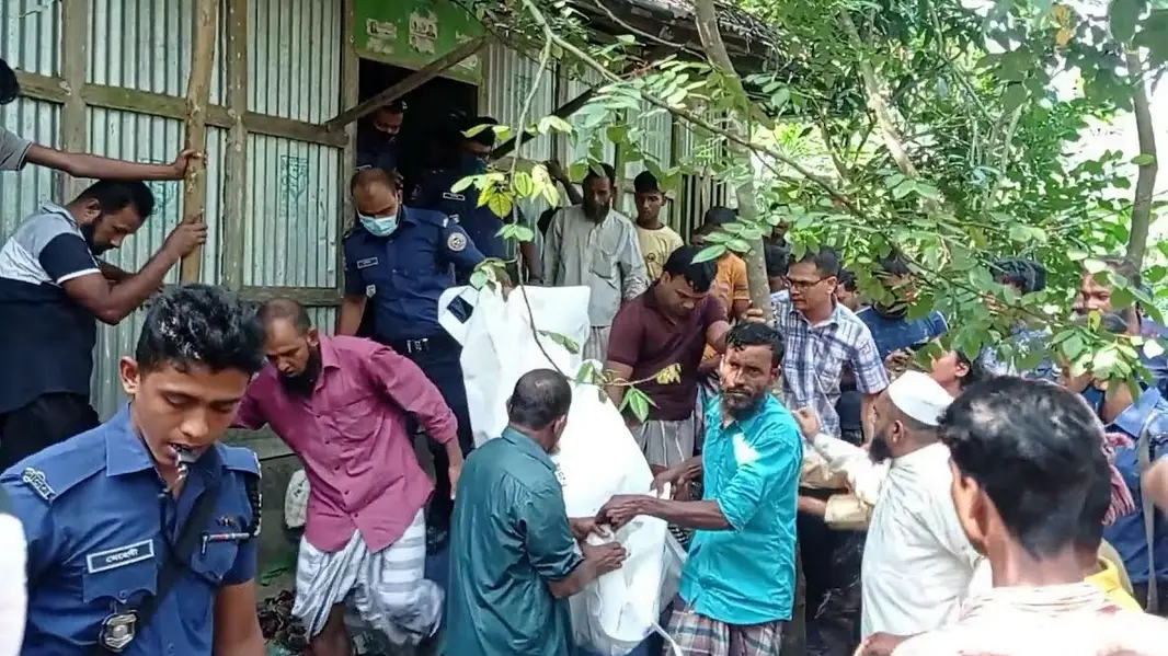 ভোলায় স্বামীকে কুপিয়ে হত্যা করেছে স্ত্রী ভোলায় স্বামীকে কুপিয়ে হত্যা করেছে স্ত্রী
