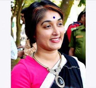 সিরাজগঞ্জে চুল কেটে দেওয়া শিক্ষিকাকে বহিষ্কার না করায় শিক্ষার্থীর বিষপান সিরাজগঞ্জে চুল কেটে দেওয়া শিক্ষিকাকে বহিষ্কার না করায় শিক্ষার্থীর বিষপান