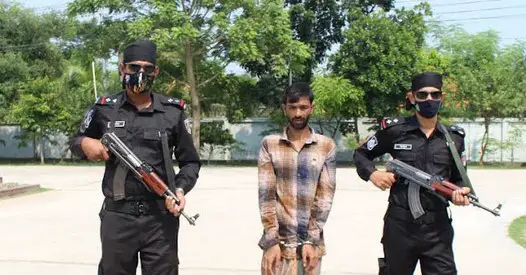 বাগেরহাটে কথিত জ্বীনের বাদশা আটক বাগেরহাটে কথিত জ্বীনের বাদশা আটক