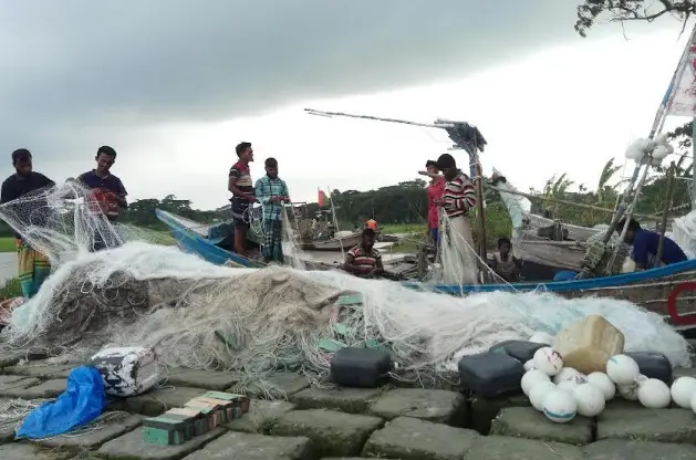 মধ্যরাত থেকে শুরু হচ্ছে ভোলার মেঘনা-তেঁতুলিয়া নদীতে মাছ ধরা মধ্যরাত থেকে শুরু হচ্ছে ভোলার মেঘনা-তেঁতুলিয়া নদীতে মাছ ধরা
