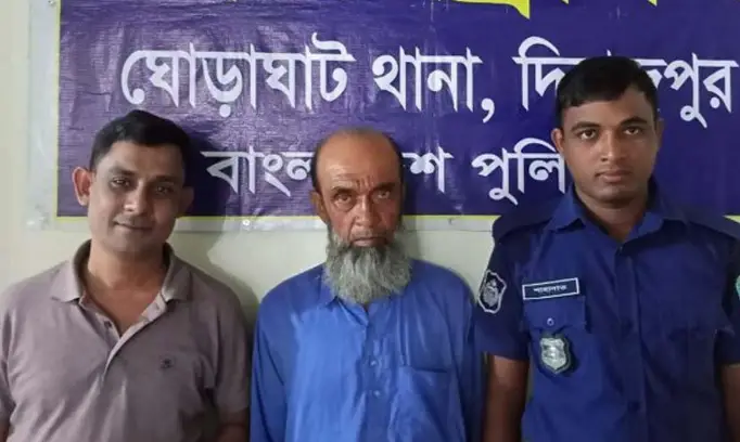 সাজাভোগের ভয়ে ৮ বছর আত্মগোপন ॥ অবশেষে কারাগারে বৃদ্ধ সাজাভোগের ভয়ে ৮ বছর আত্মগোপন ॥ অবশেষে কারাগারে বৃদ্ধ