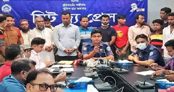 পূজামণ্ডপে হামলা: যুবদল-জামায়াতের গ্রেফতার ১১ পূজামণ্ডপে হামলা: যুবদল-জামায়াতের গ্রেফতার ১১