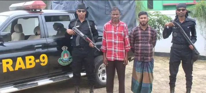চুনারুঘাট থেকে অস্ত্রসহ দুই বনদস্যু গ্রেফতার চুনারুঘাট থেকে অস্ত্রসহ দুই বনদস্যু গ্রেফতার