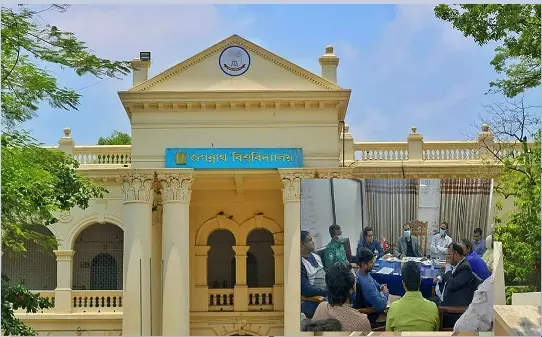 হাফ ভাড়ায় যাতায়াত করবে জবি শিক্ষার্থীরা হাফ ভাড়ায় যাতায়াত করবে জবি শিক্ষার্থীরা