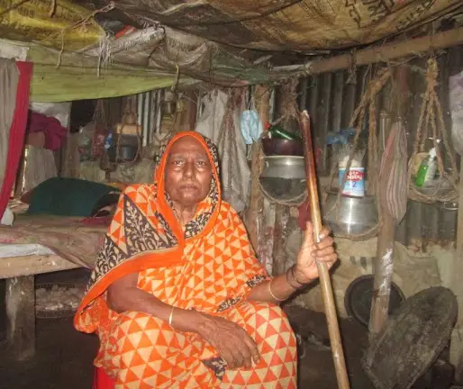 বাউফলের এক জহরজান বিবির মানবেতর জীবন যাপন বাউফলের এক জহরজান বিবির মানবেতর জীবন যাপন