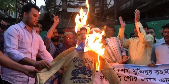 মেয়র কান্ডে উত্তাল রাজশাহী মেয়র কান্ডে উত্তাল রাজশাহী