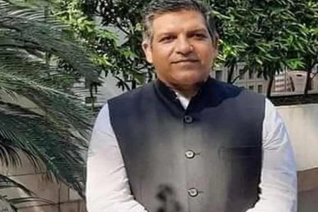 পাবনার বেড়ায় চাচাকে হারিয়ে মেয়র হলেন ভাতিজা পাবনার বেড়ায় চাচাকে হারিয়ে মেয়র হলেন ভাতিজা