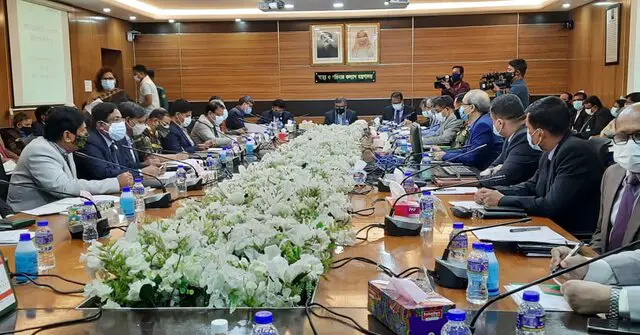 ৬০ বছরের বেশি বয়সী নাগরিকদের বুস্টার ডোজ দেওয়া হবে ॥ স্বাস্থ্যমন্ত্রী ৬০ বছরের বেশি বয়সী নাগরিকদের বুস্টার ডোজ দেওয়া হবে ॥ স্বাস্থ্যমন্ত্রী