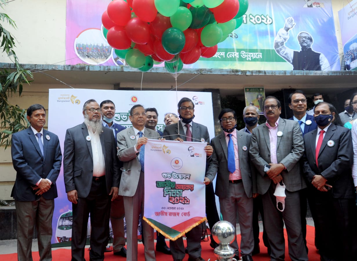 জনগণের করের টাকাই দেশের উন্নয়নের মূল চালিকা শক্তি : আইনমন্ত্রী জনগণের করের টাকাই দেশের উন্নয়নের মূল চালিকা শক্তি : আইনমন্ত্রী